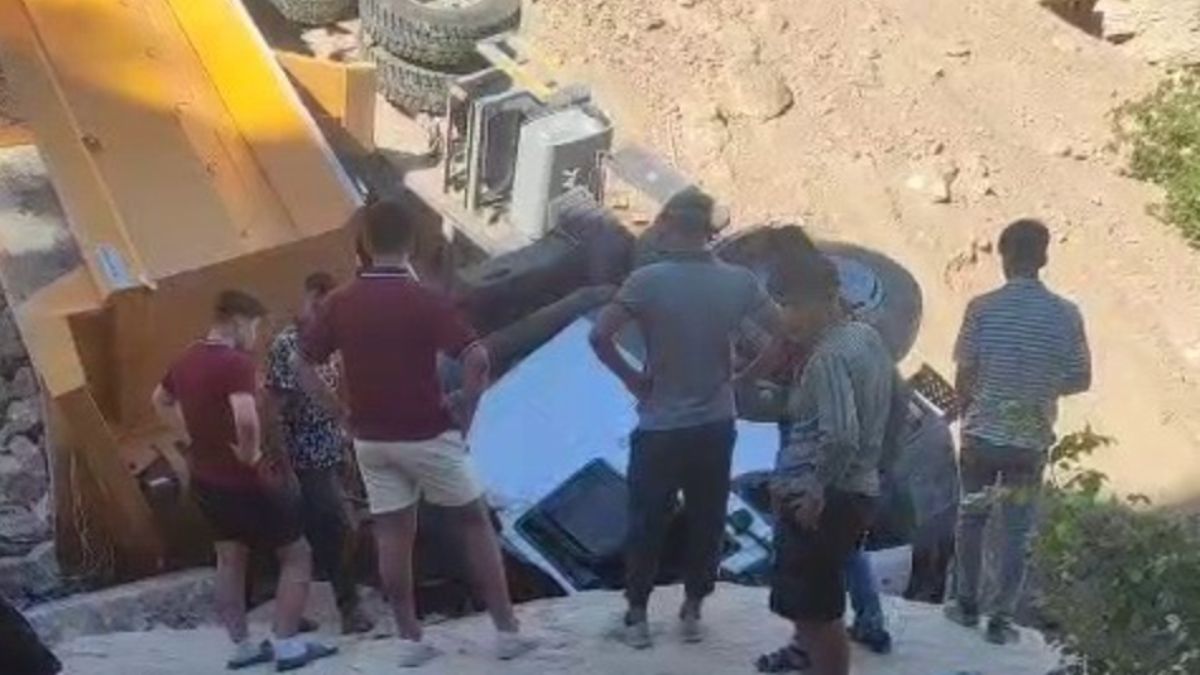 Adıyaman’da kontrolden çıkan kamyon uçuruma düştü